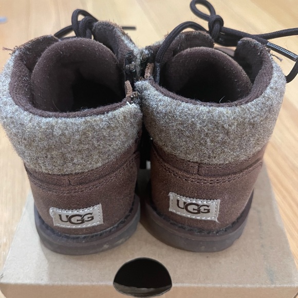 Toddler Ugg boots - Picture 2 of 5